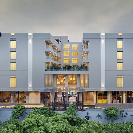 Hotel Zone By The Park Raipur Exteriér fotografie